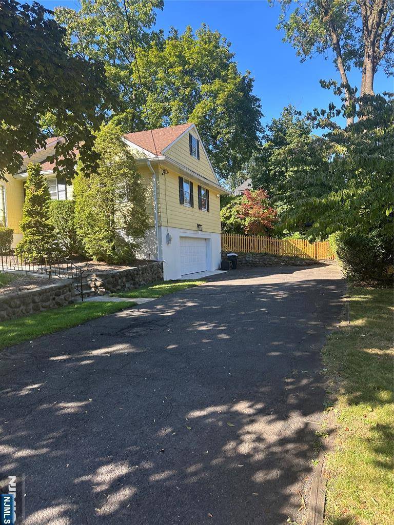 Ridgewood, NJ 07450,429 Colwell CT