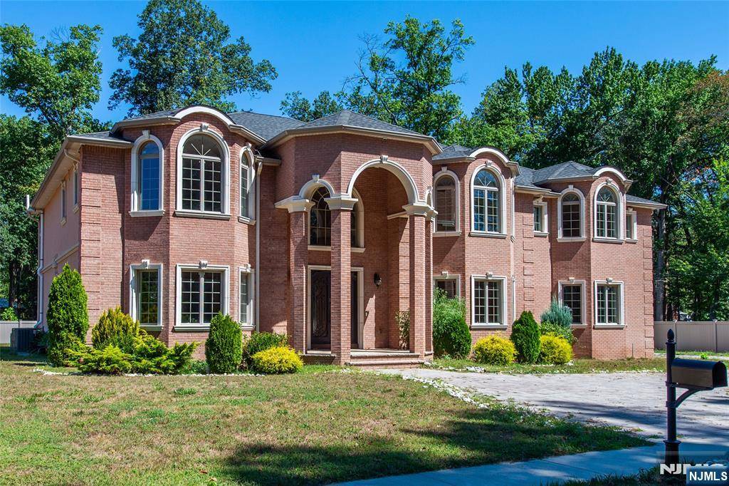 Paramus, NJ 07652,1 Sipporta LN