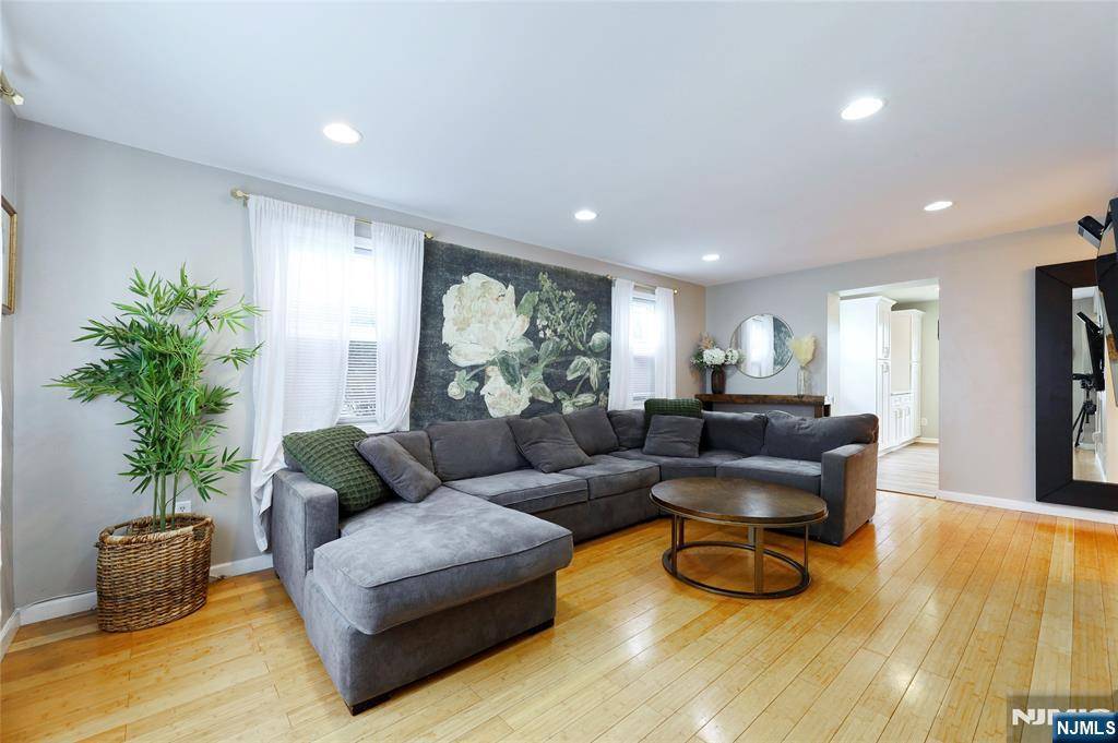 Fair Lawn, NJ 07410,0-94 Midland