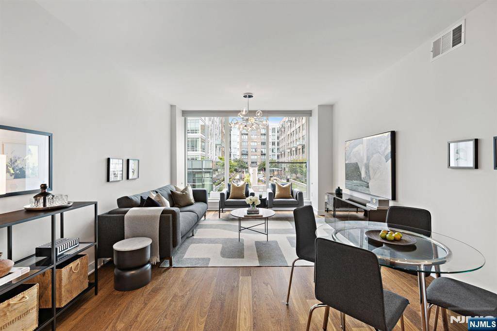 Weehawken, NJ 07086,1200 Ave At Port Imperial ##520