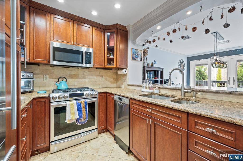 Hoboken, NJ 07030,124 Jefferson ST #124B