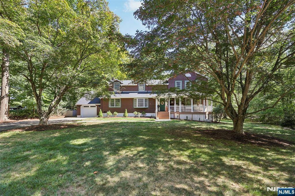 Allendale, NJ 07401,281 Park AVE