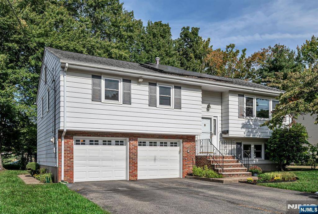Wanaque, NJ 07465,54 Willow WAY