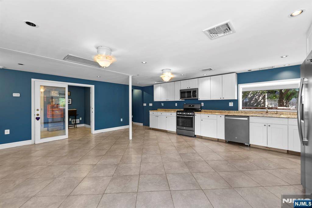 New Milford, NJ 07646,243 Main ST