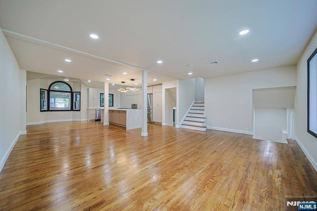 Northvale, NJ 07647,365 Bradley AVE