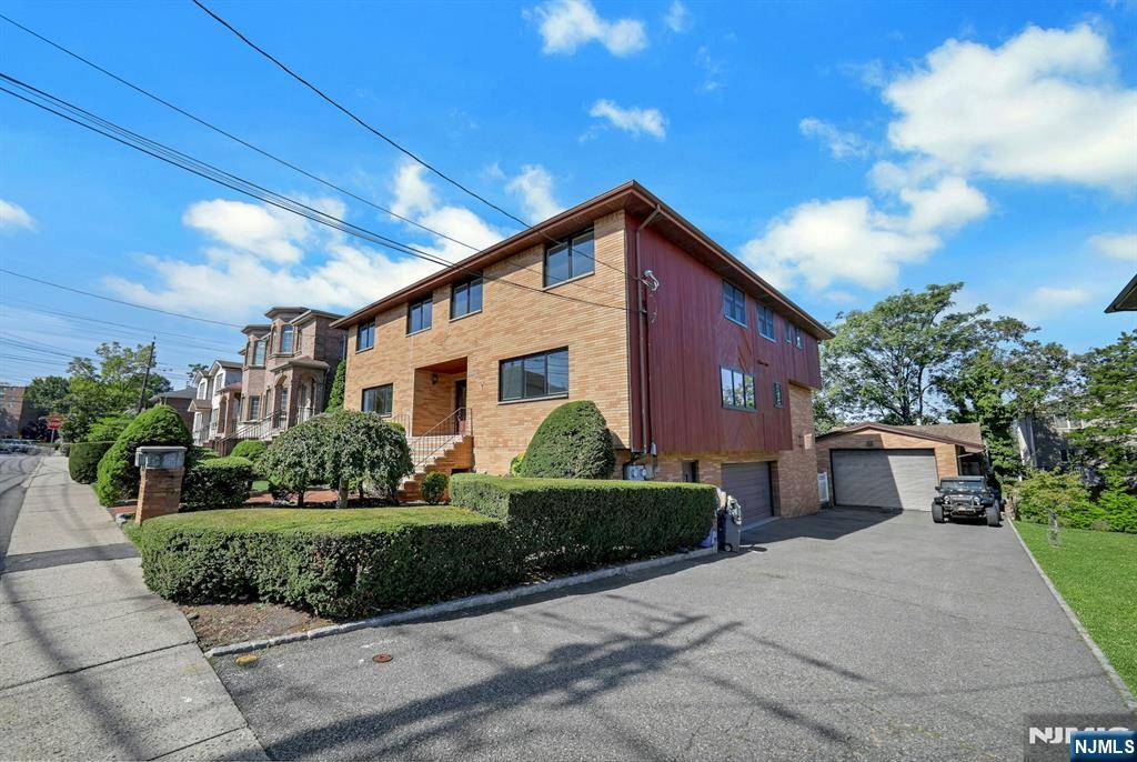 Fort Lee, NJ 07024,2413 Hammett AVE #B