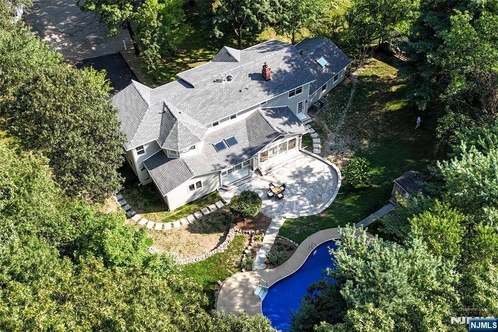 Wyckoff, NJ 07481,20 Van Schaik LN