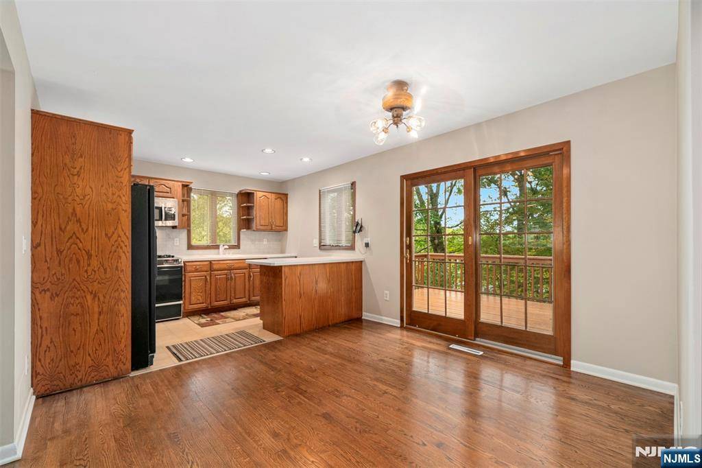 Wanaque, NJ 07465,7 Lovell