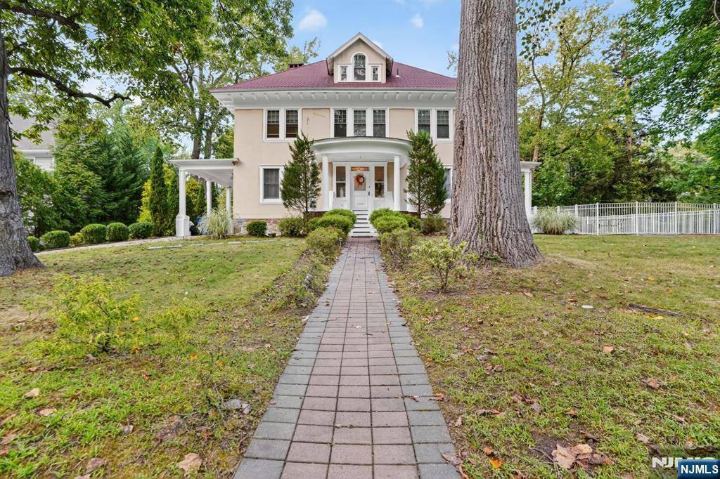 Englewood, NJ 07631,285 Maple ST