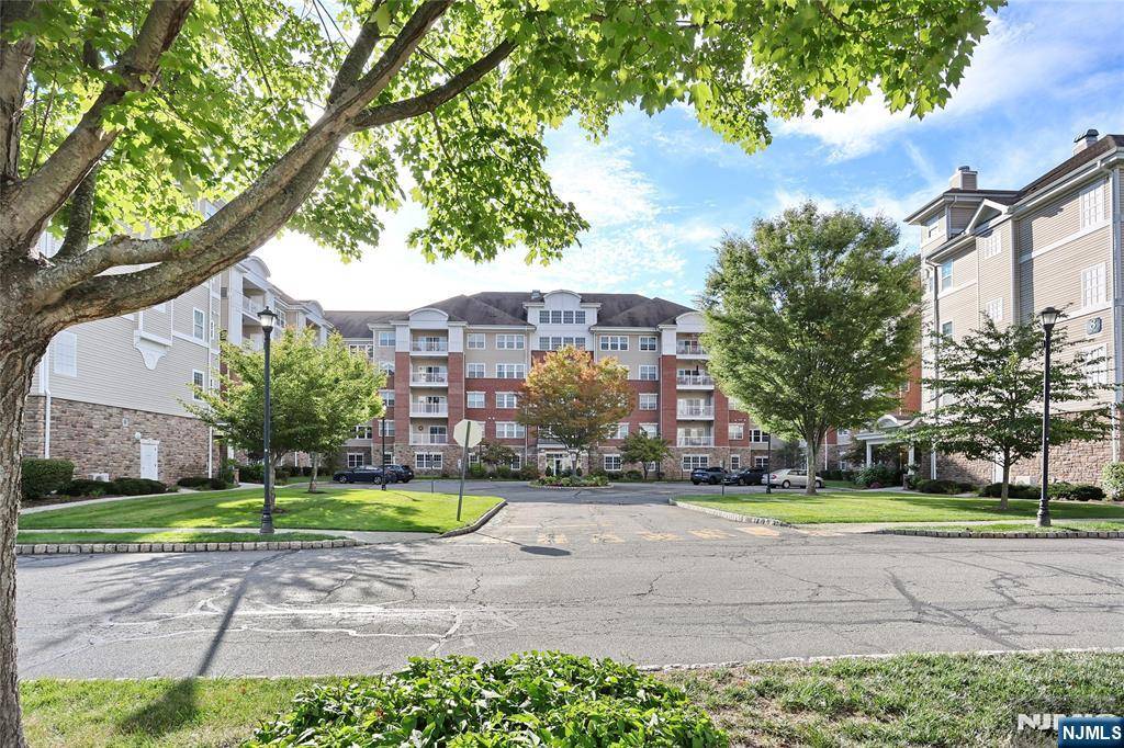 Wanaque, NJ 07465,8415 Warrens WAY