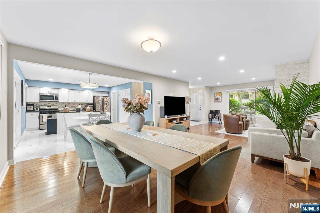 Cedar Grove, NJ 07009,4 Mountain Ridge DR #25