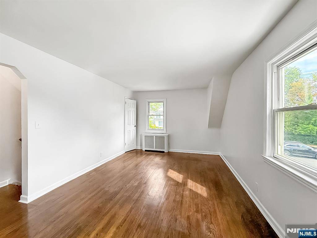 Bergenfield, NJ 07621,420 S Prospect AVE #2nd Floor