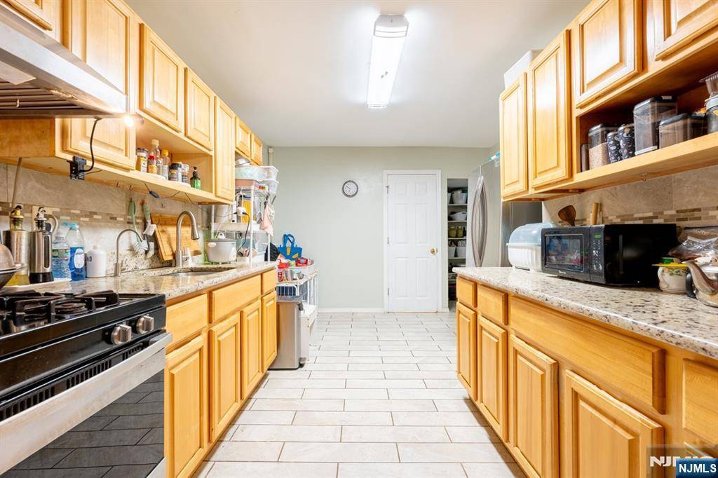 North Bergen, NJ 07047,1504 46th ST