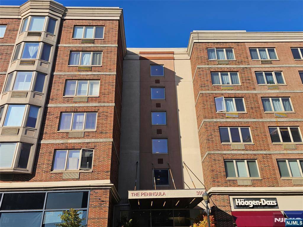 Edgewater, NJ 07020,3213 City PL