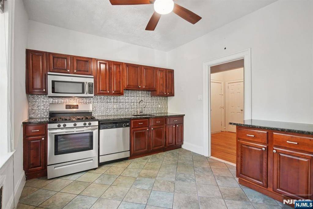 Jersey City, NJ 07306,340 Fairmount AVE #110