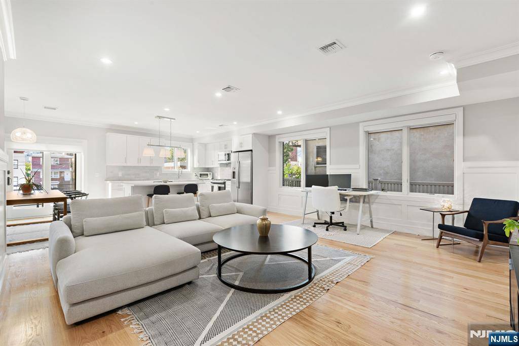 Fairview, NJ 07022,319 8th ST #1