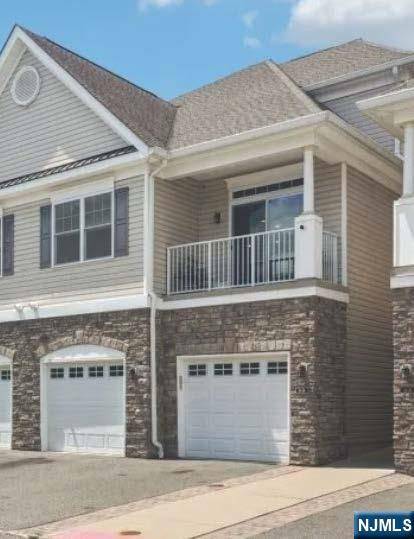 Wanaque, NJ 07420,28 Elston CT