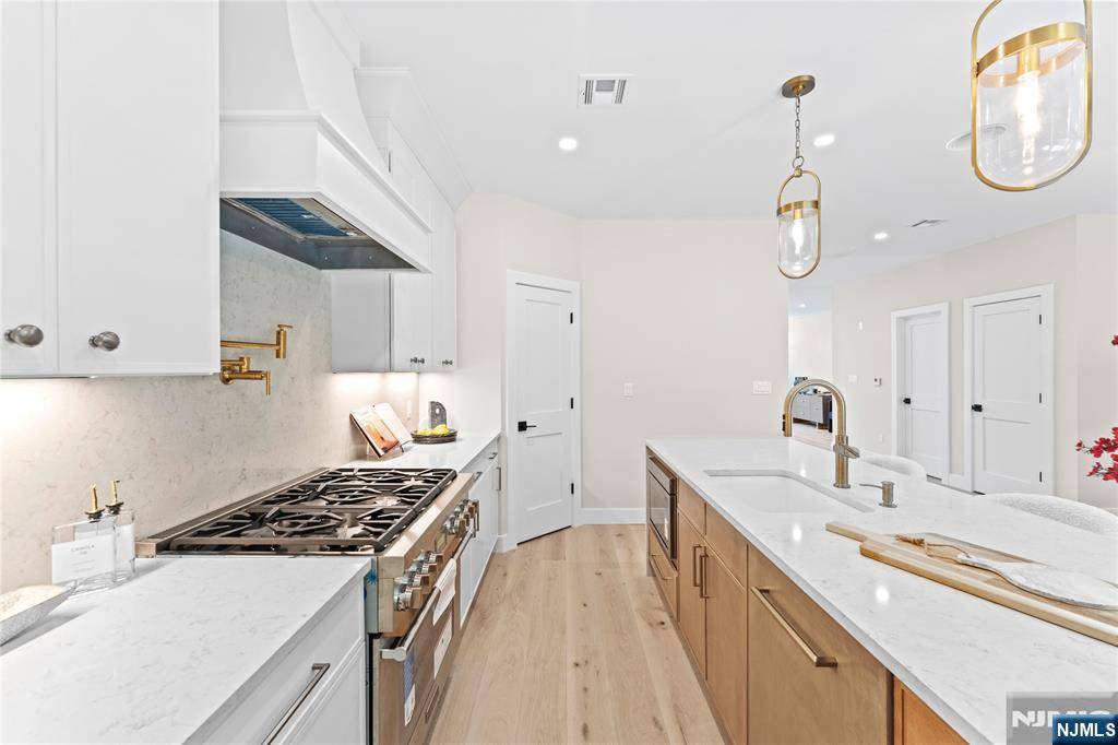 Woodcliff Lake, NJ 07677,188 Broadway #2