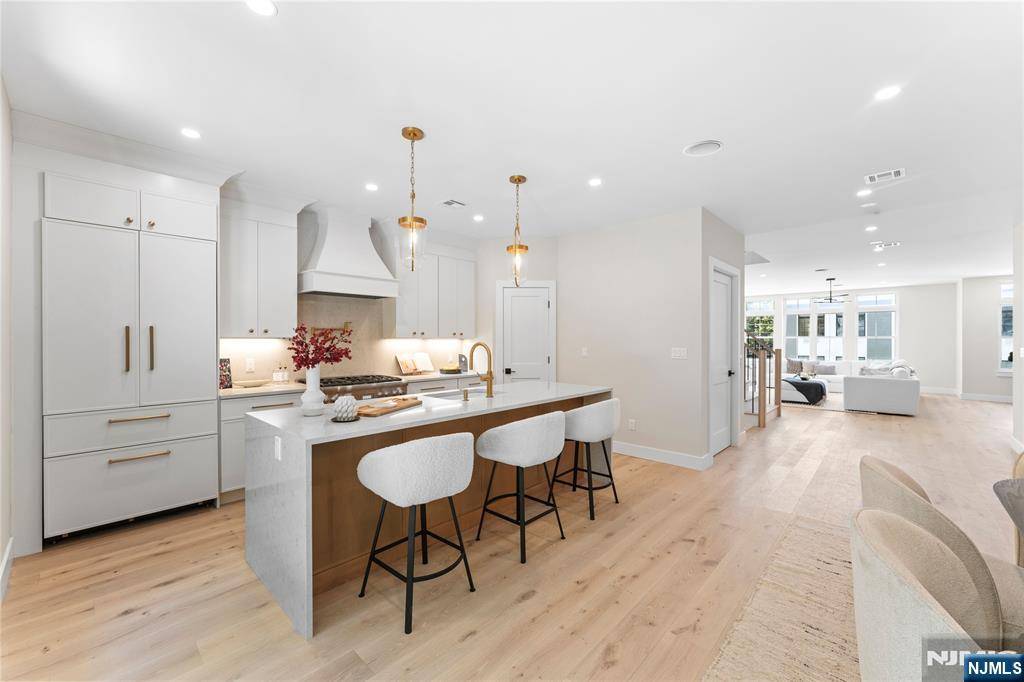 Woodcliff Lake, NJ 07677,188 Broadway #5