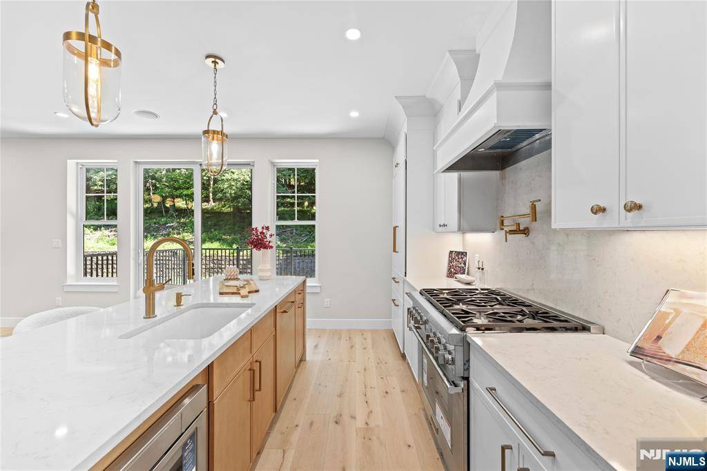 Woodcliff Lake, NJ 07677,188 Broadway #5