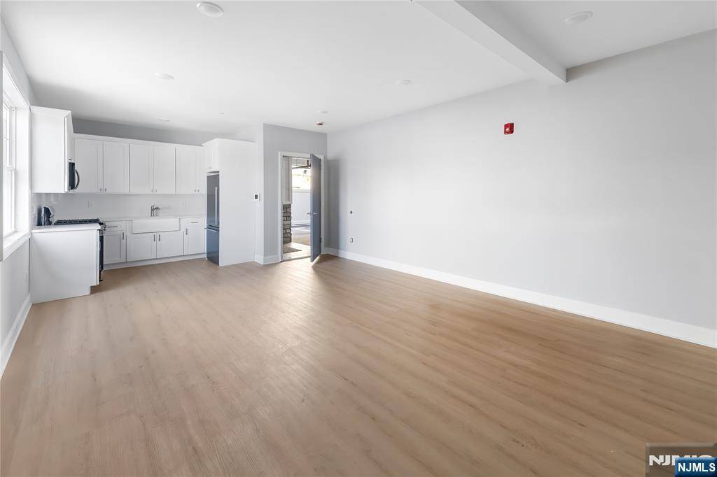 Passaic, NJ 07055,110 Madison ST #00