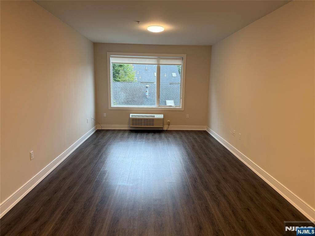 Fort Lee, NJ 07024,470 Main ST #510