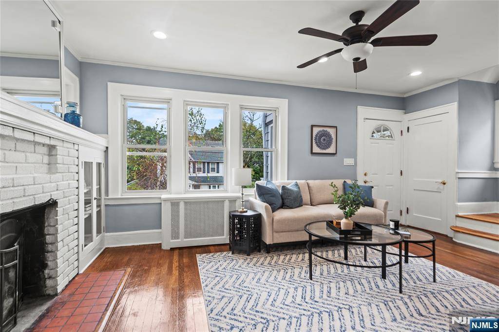 West Orange, NJ 07052,59 Oakridge RD