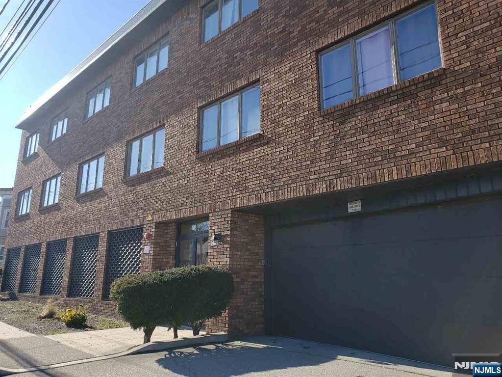 Fairview, NJ 07022,47 Bergen BLVD