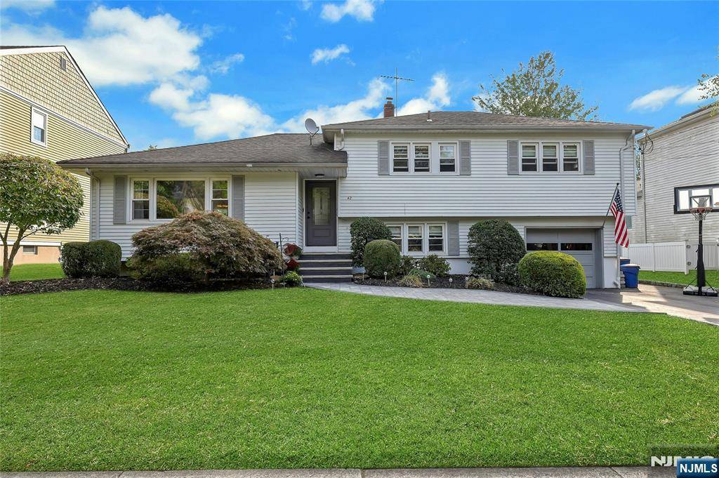 River Edge, NJ 07661,42 Eastbrook DR