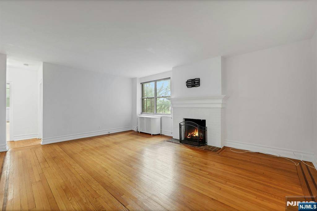 Englewood, NJ 07631,100 E Palisade AVE #A24