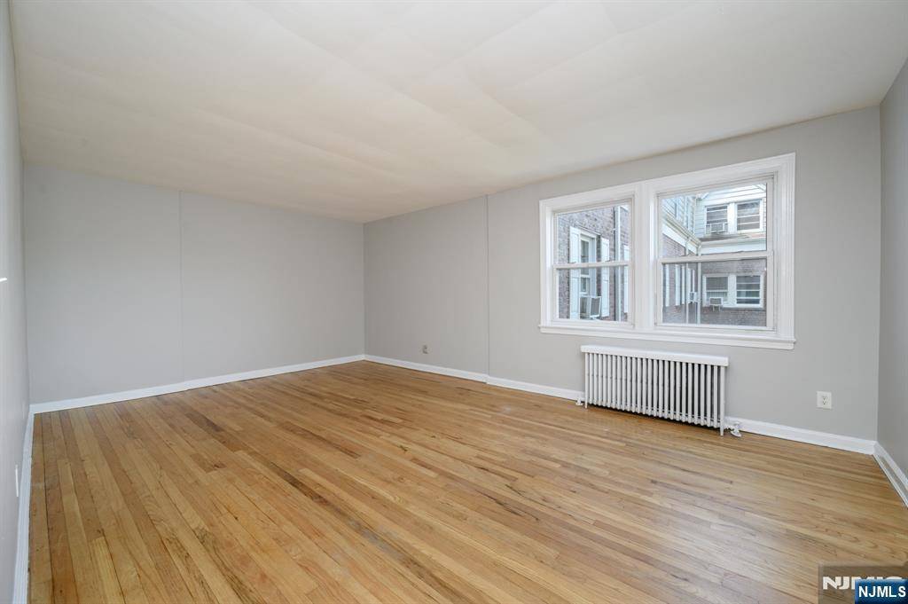 Teaneck, NJ 07666,140 Englewood AVE #A4