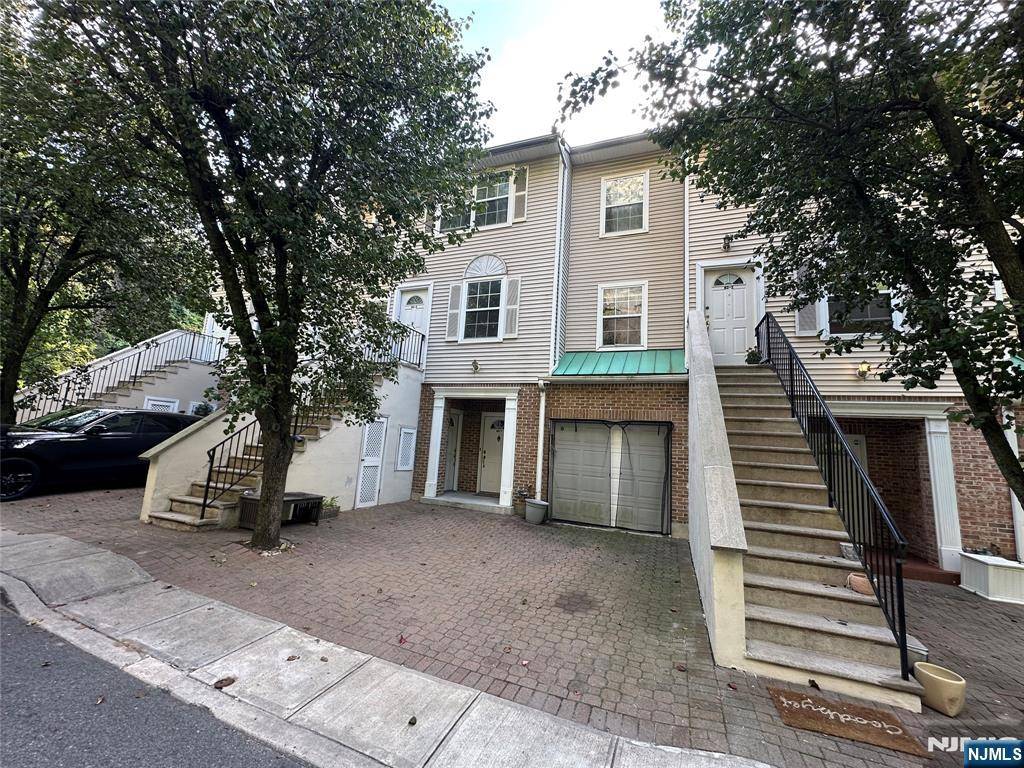 North Bergen, NJ 07047,60 Bergen Ridge RD #2
