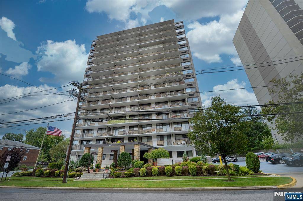 Hackensack, NJ 07601,235 Prospect AVE #5E
