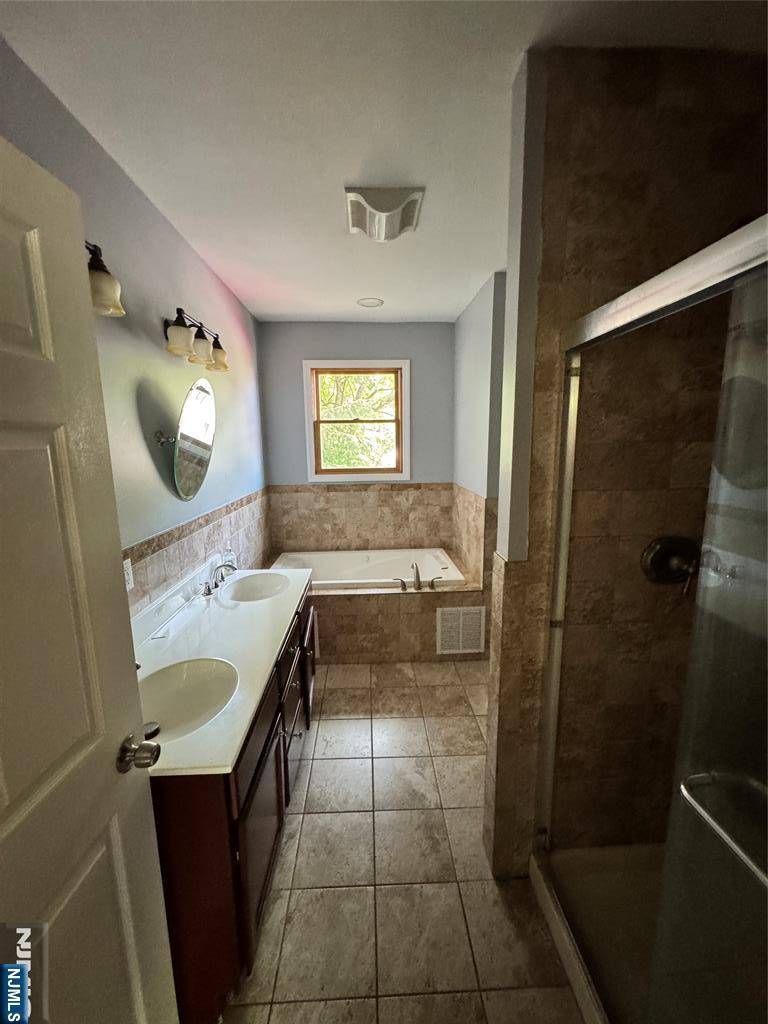 Paramus, NJ 07652,499 Paramus RD