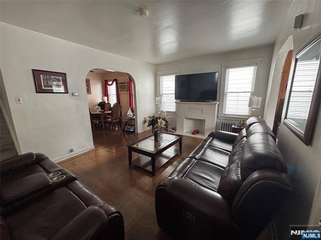 Irvington, NJ 07111,79 Coolidge ST