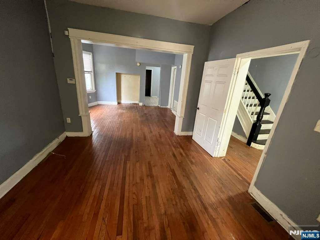 Newark, NJ 07106,77 Munn AVE