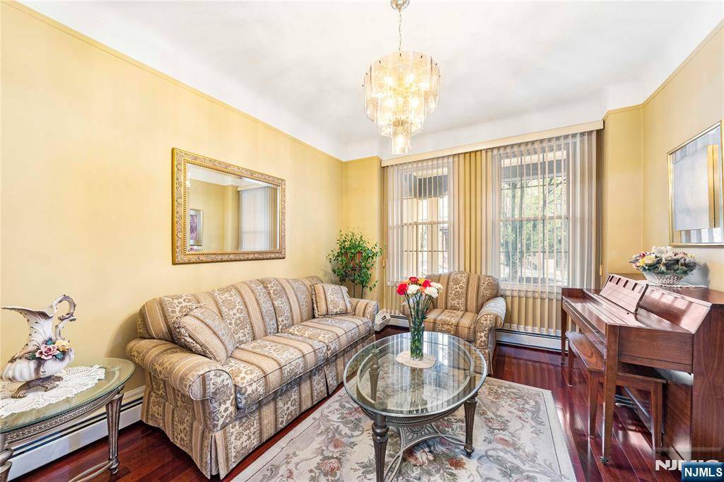 West New York, NJ 07093,415A 57th ST