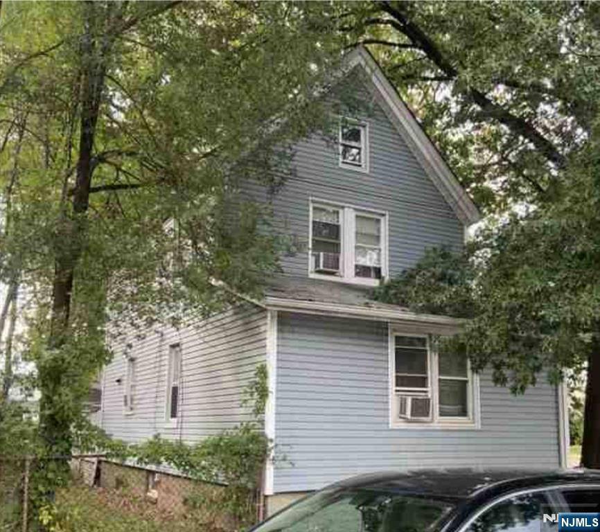 Ridgefield, NJ 07657,547 Church ST