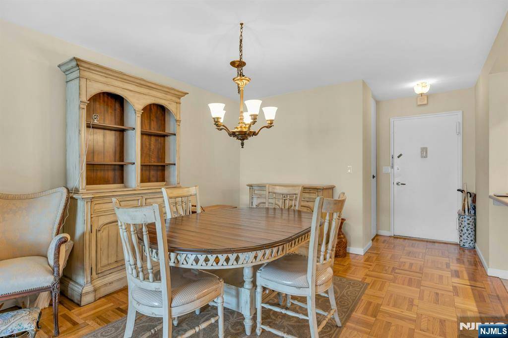 Fort Lee, NJ 07024,2000 Linwood AVE #16T