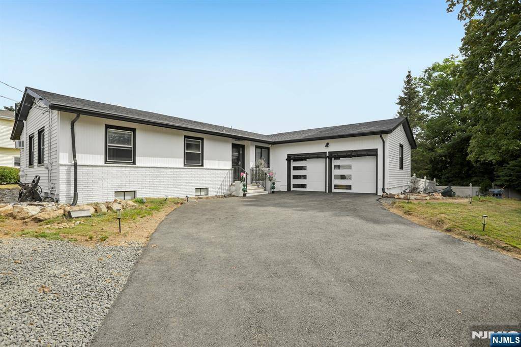 Pompton Lakes, NJ 07442,112 Park PL