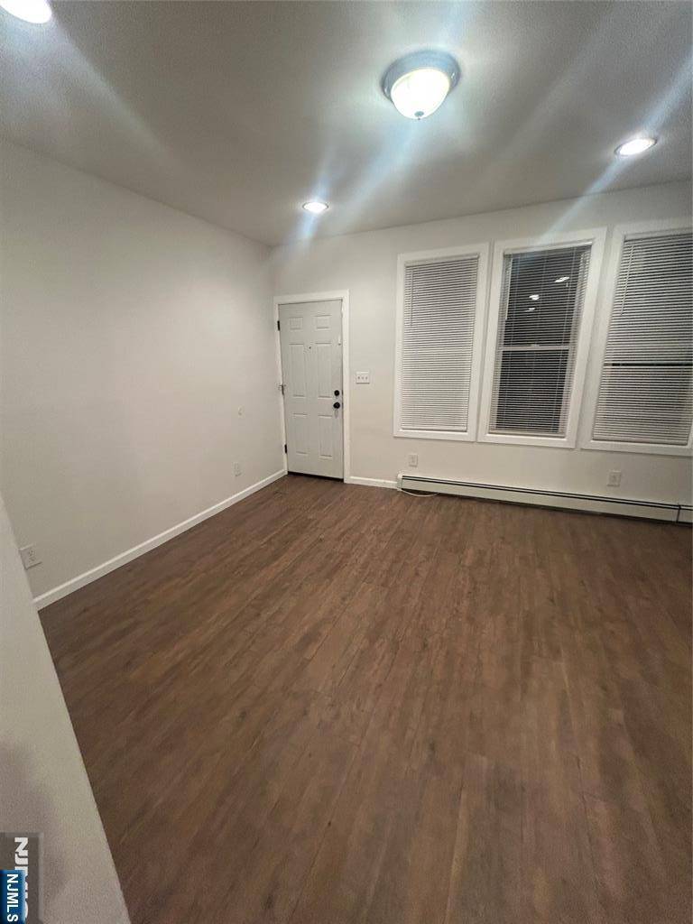 Newark, NJ 07106,191 Brookdale AVE #1