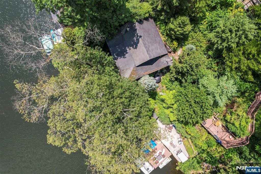 Bloomingdale, NJ 07403,151 Pine Tree RD