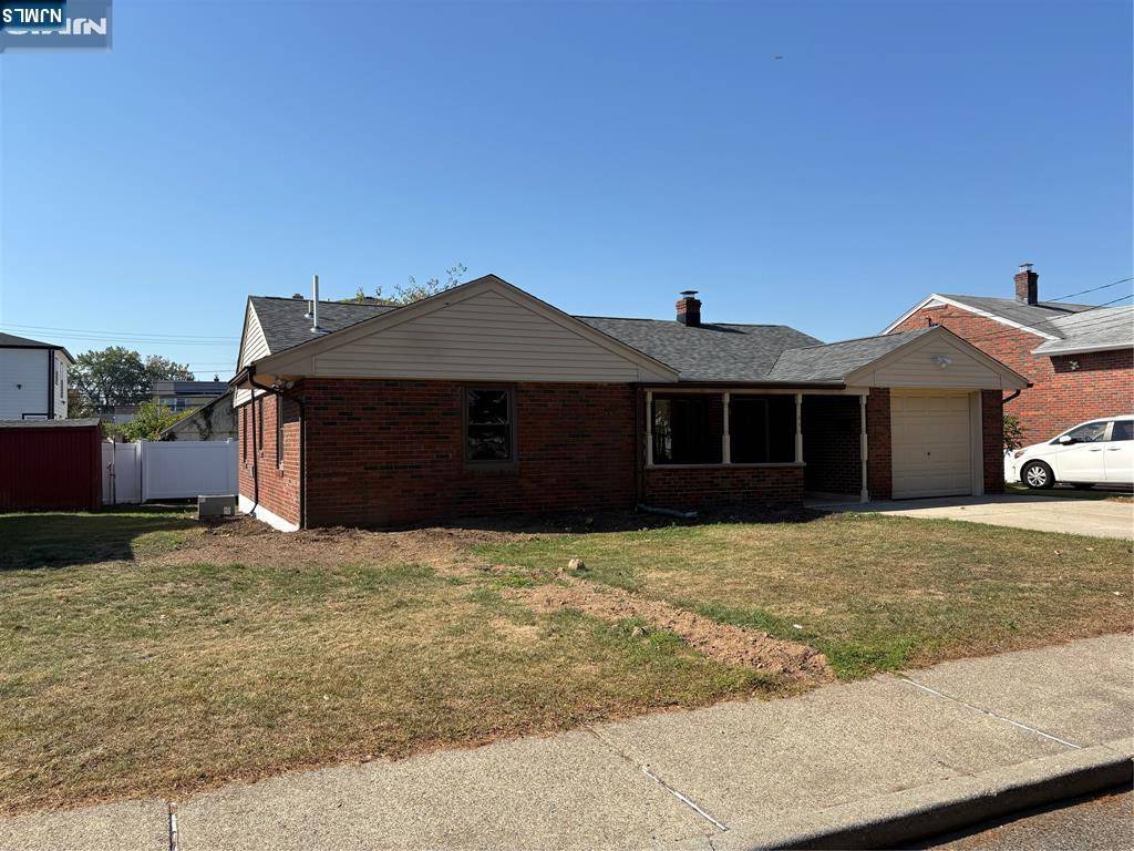 Lodi, NJ 07644,144 Columbia LN