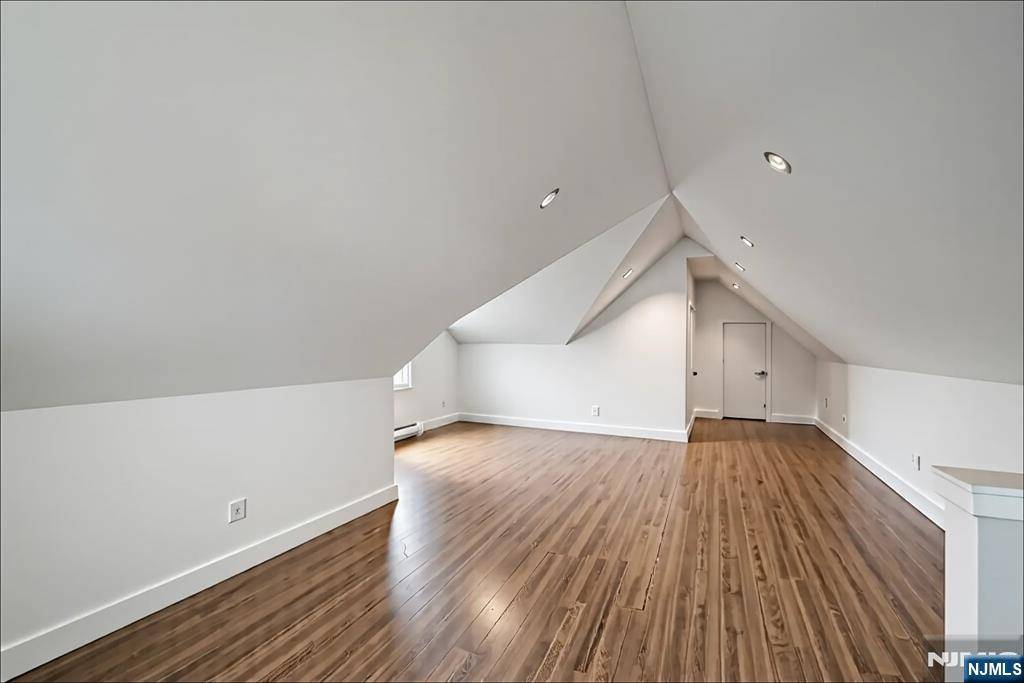 Wallington, NJ 07057,20 Alden ST #2