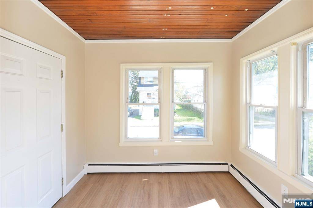 Little Ferry, NJ 07643,31 Garden ST #1