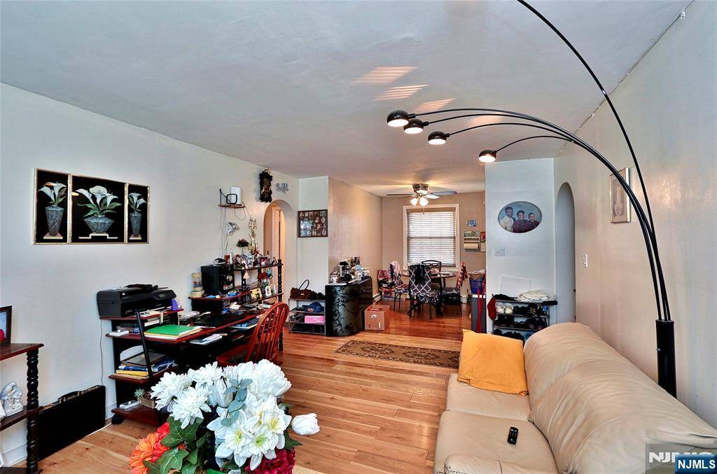 Plainfield, NJ 07062,949 Front