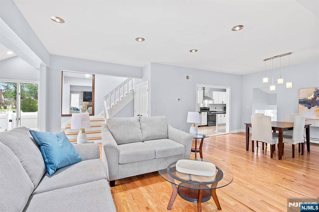 Teaneck, NJ 07666,237 Elm AVE