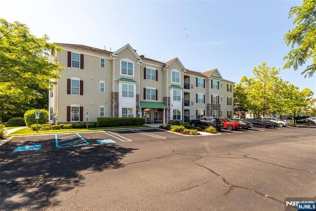 Old Bridge, NJ 08857,40 Azalea DR