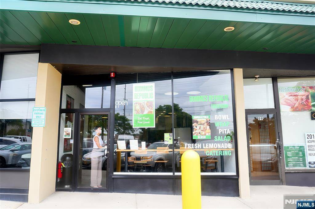 Paramus, NJ 07450,65 E Ridgewood AVE