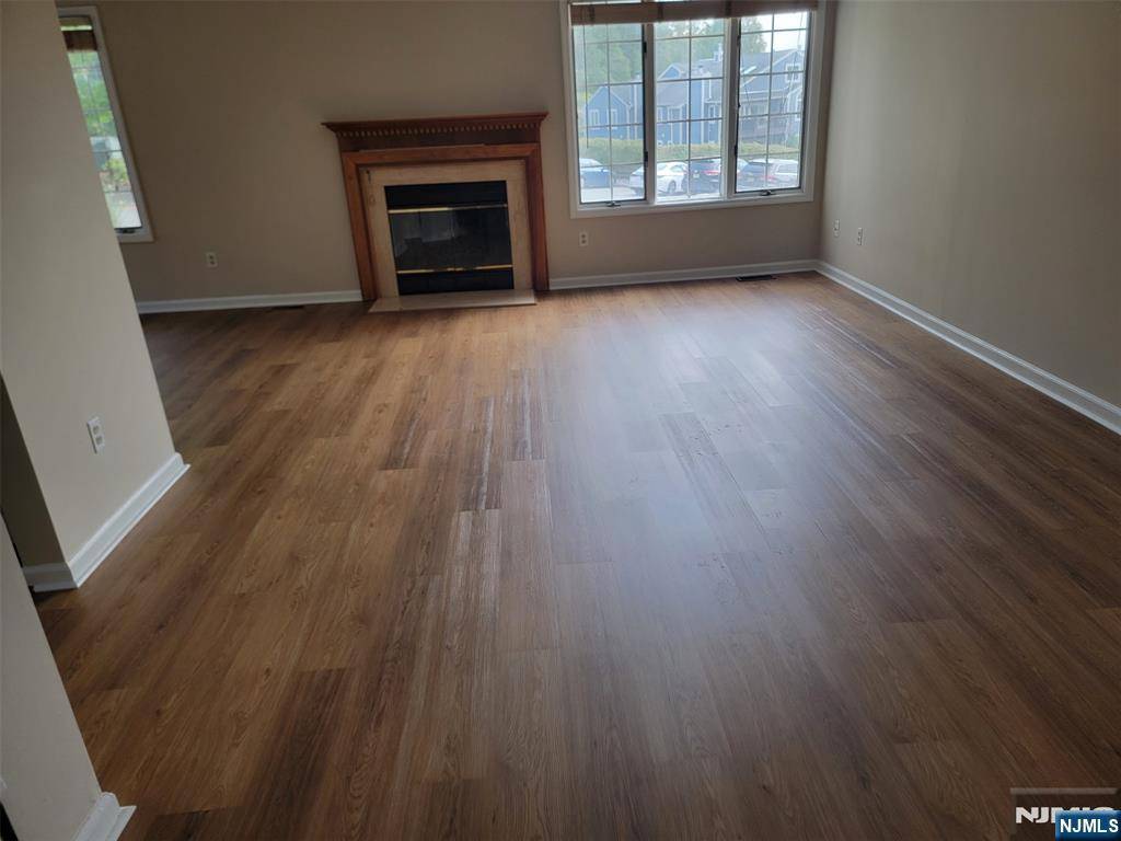 Ramsey, NJ 07446,153 Surrey CT